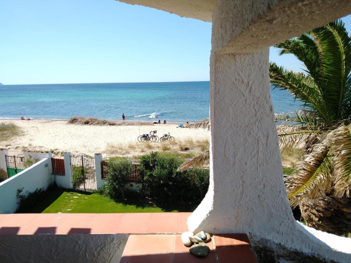 In Front Of The Beach - La Terrazza Sul Mare Flumini di Quartu Exterior photo